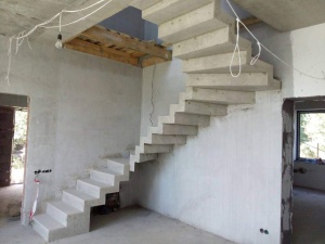 Монтаж лестниц в частном доме